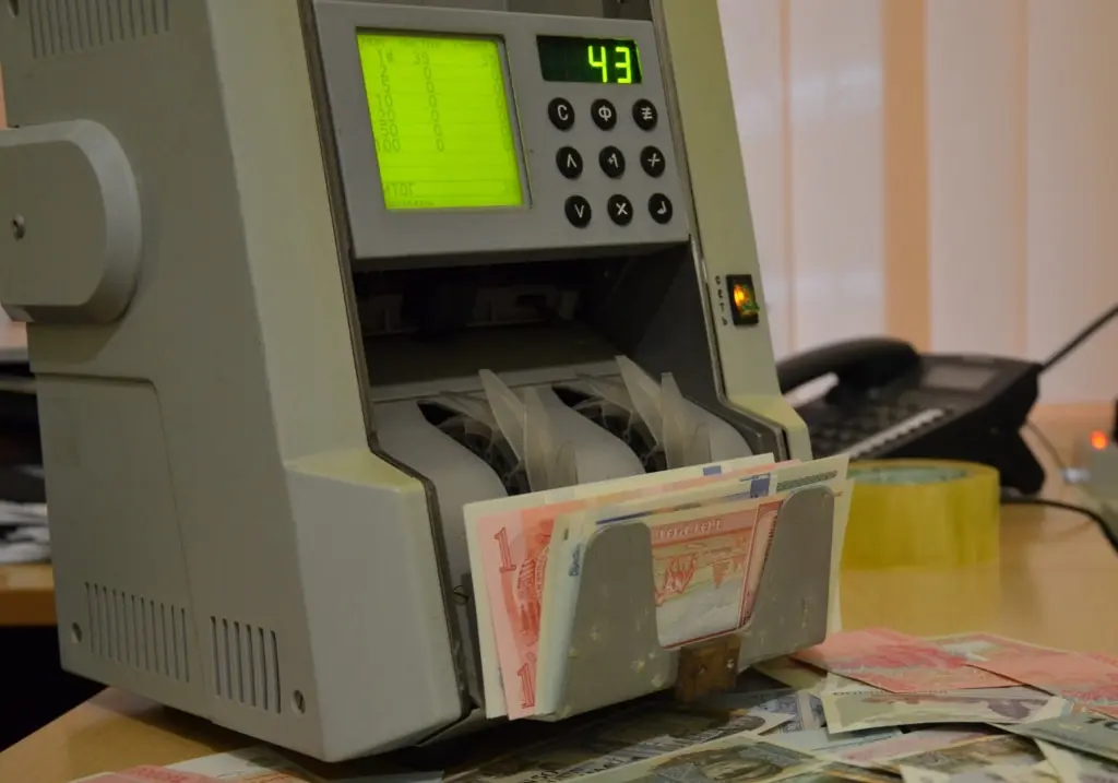 Юридична компанія "Гранд Іншур". Захист головного бухгалтера у трудових спорах.